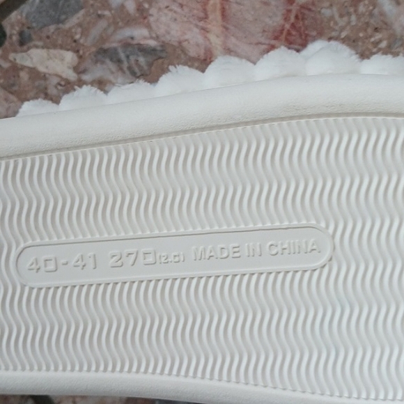 NWOT Cinnamoroll Sanrio Muti-Colored Plush Uniquely Designed Women's Slippers - Picture 10 of 11